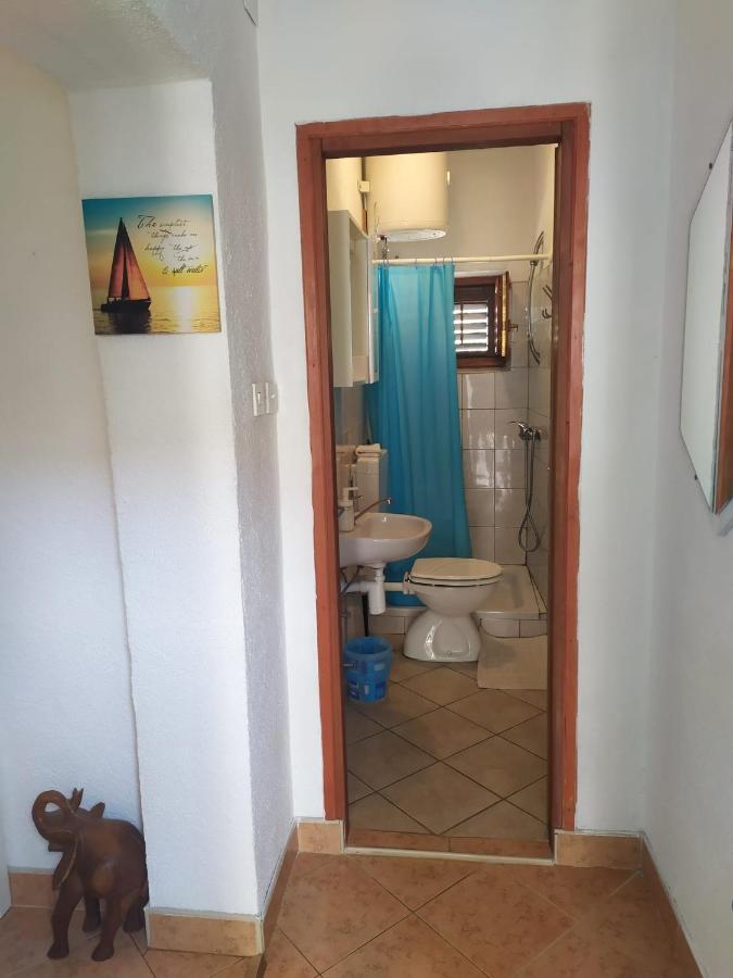 Veldić Apartments Tisno Buitenkant foto